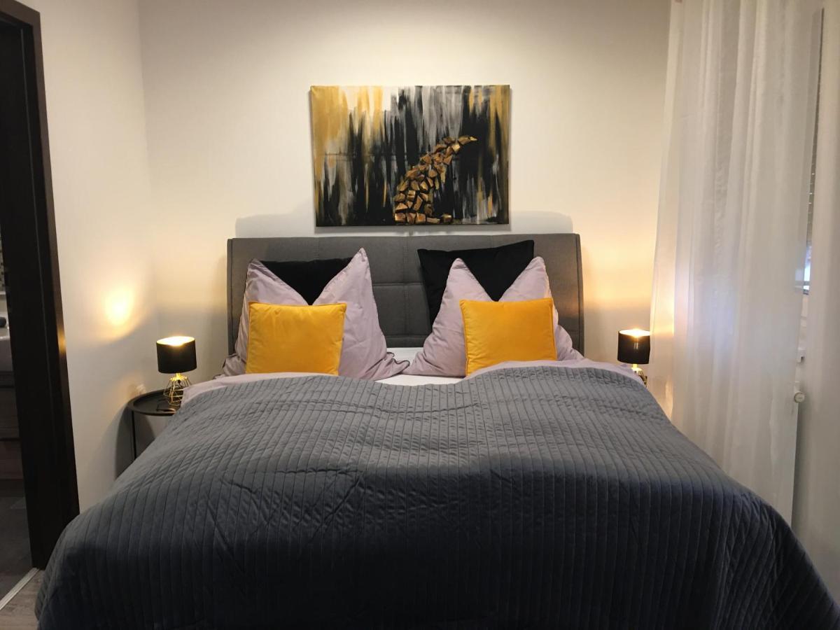 Home Apartment Шопрон Экстерьер фото